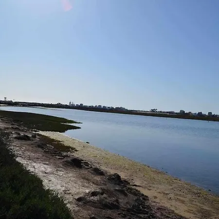 Cozy Near Airport And Apartman Faro