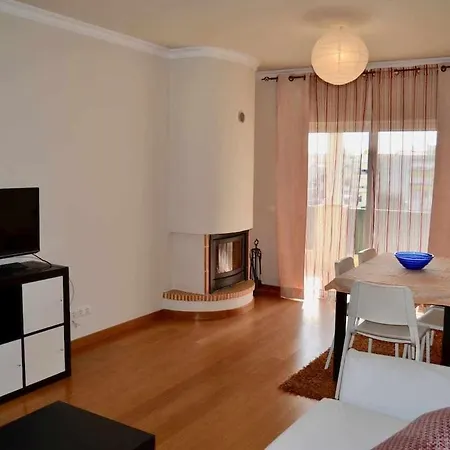 Apartamento Cozy Near Airport And